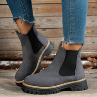 Elizabeth | Zeitlose und markante Chelsea-Plateau-Stiefeletten