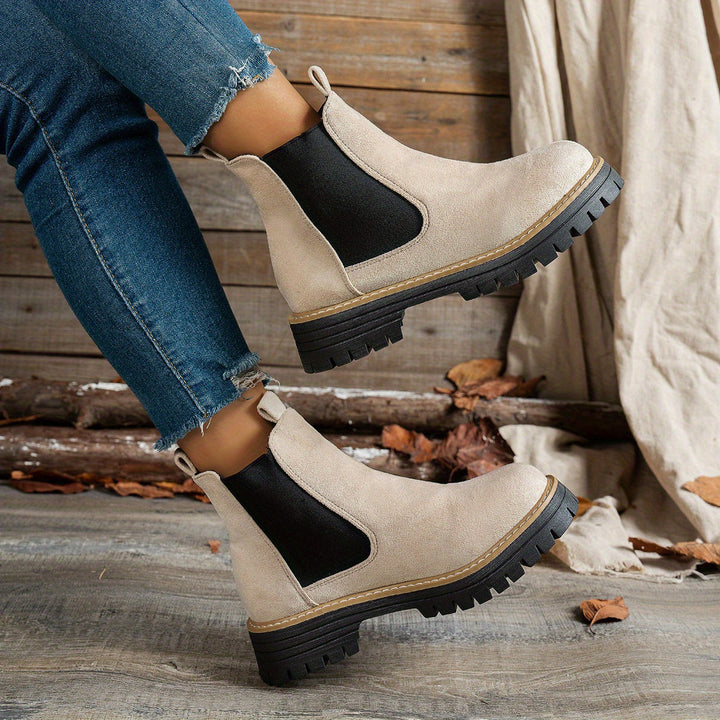 Elizabeth | Zeitlose und markante Chelsea-Plateau-Stiefeletten
