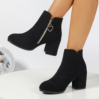 Viviane | Klassische Wildleder-Stiefeletten mit runder Zehenpartie und Blockabsatz