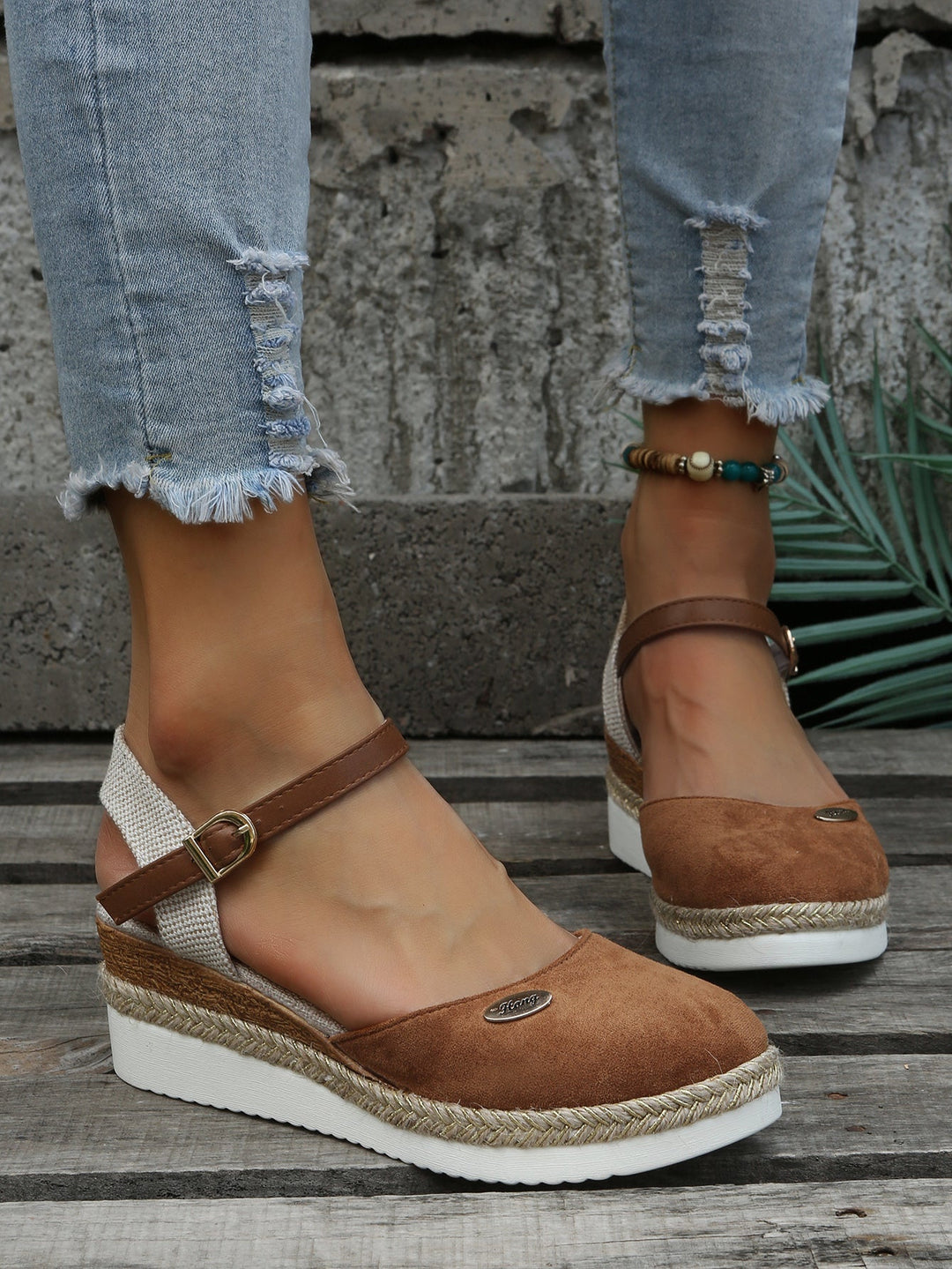 Brielle | Sandali ortopedici intrecciati per un'eleganza casual