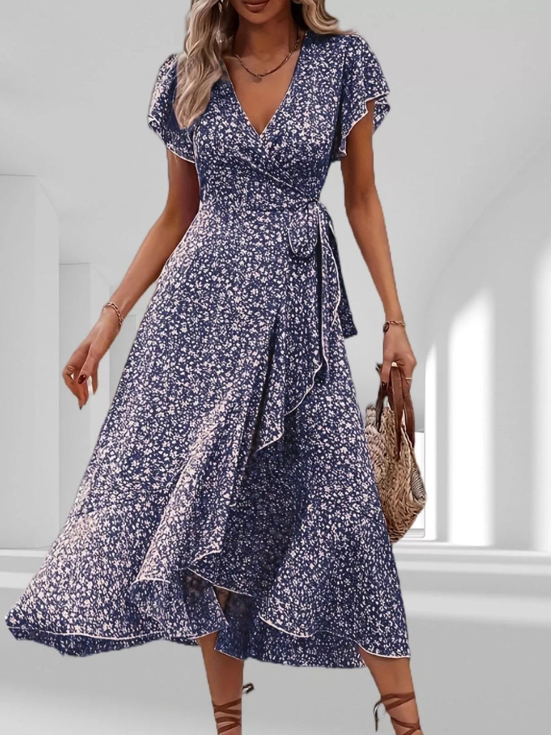 Trudi | Bequemes schmeichelndes V-Ausschnitt-Kleid