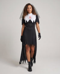 Naomi | Halloween-Kleid mit wallendem Umhang und gruseliger Nonne