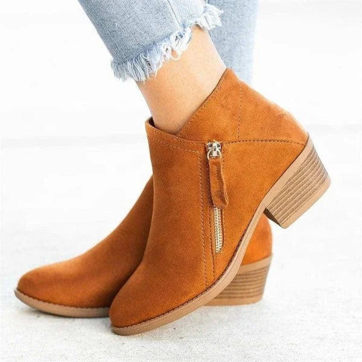Mary | Wildleder-Stiefeletten mit niedrigem Absatz und seitlichem Reißverschluss für mühelosen Alltagsstil