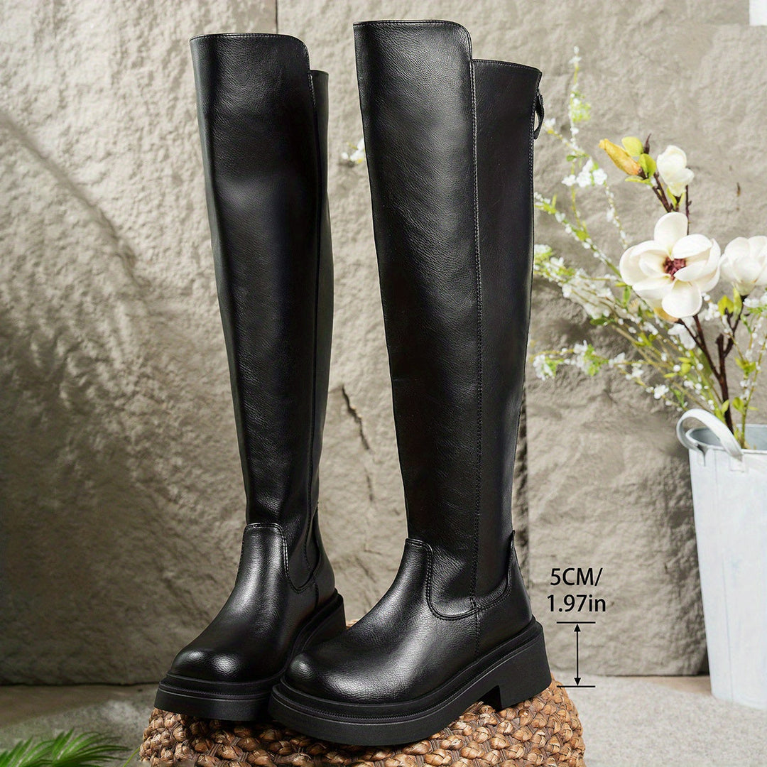 Kathryn | Elegante, eng anliegende flache Overknee-Stiefel