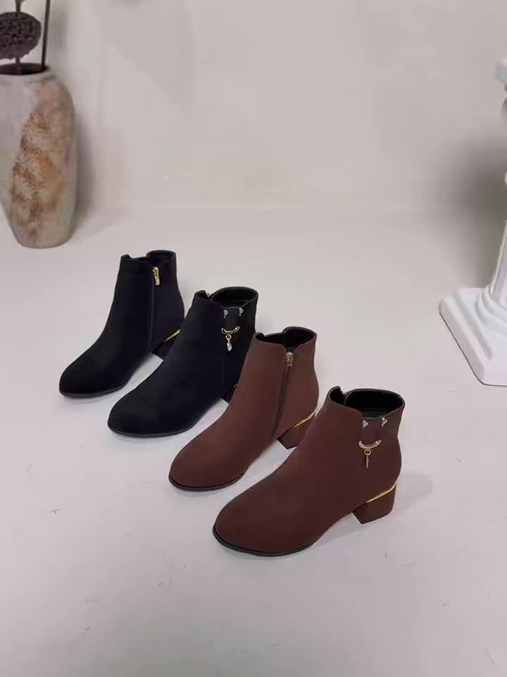 Hazel | Schicke Chelsea-Stiefeletten aus braunem Veloursleder