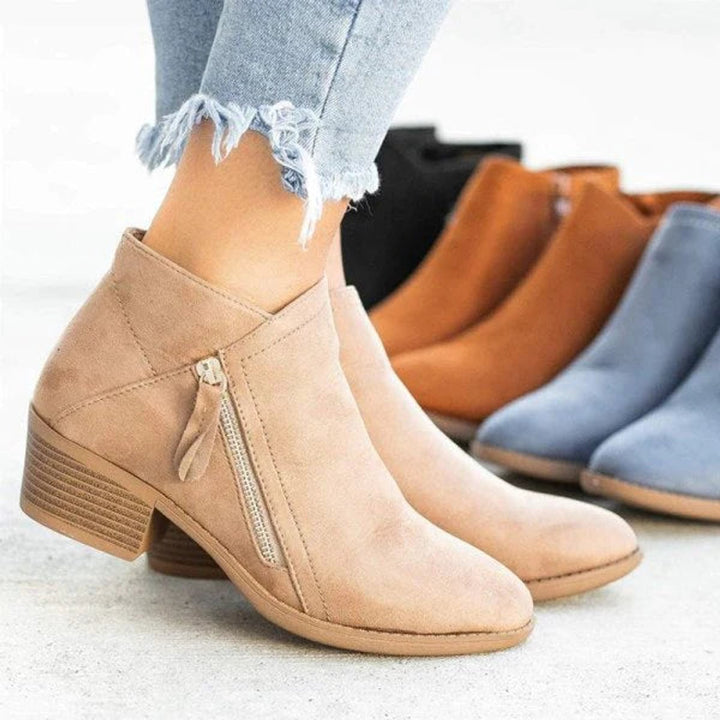 Mary | Wildleder-Stiefeletten mit niedrigem Absatz und seitlichem Reißverschluss für mühelosen Alltagsstil