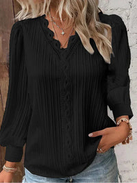Vivienne | Camicetta morbida ed elegante con pizzo e scollo a V