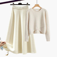 Adeline | Set aus Strickpullover und A-Linien-Rock