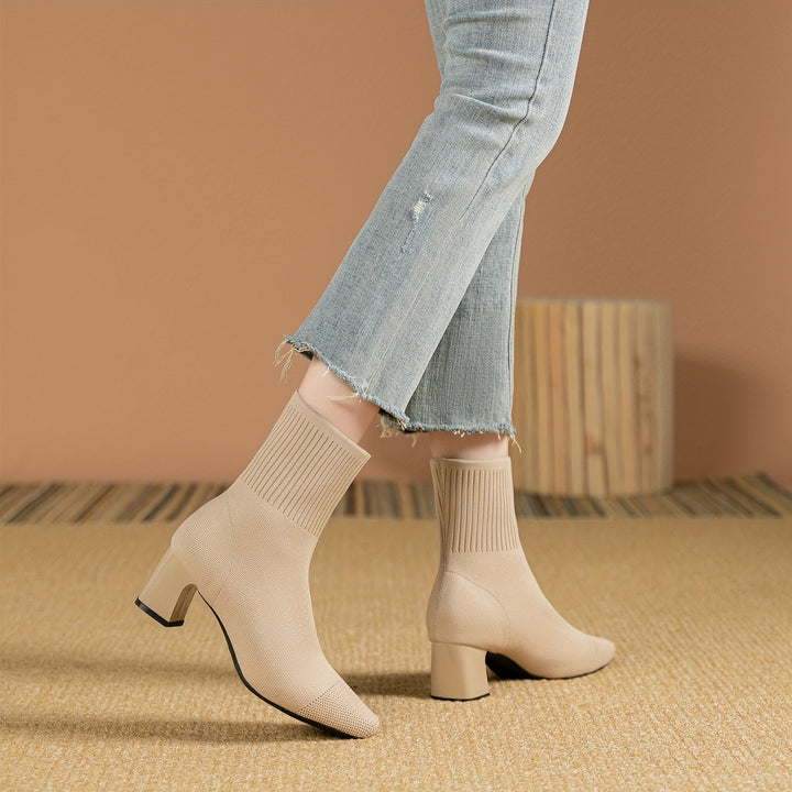 Eleanor | Moderne und elegante gestrickte Stiefeletten