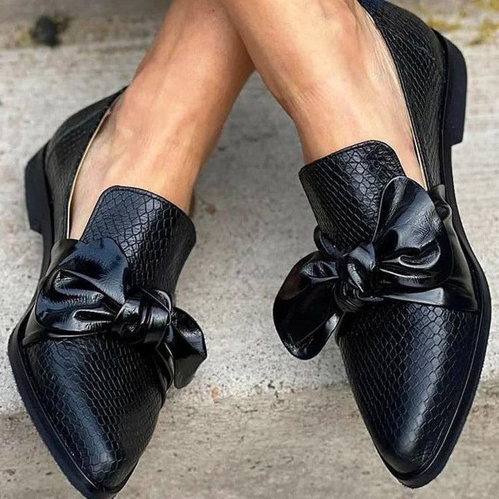 Casey | Black Loafers – Elegant Shiny Bow Detail for Women