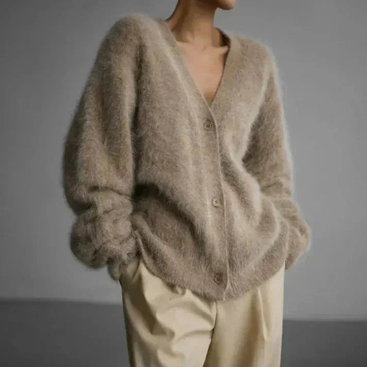 Grace | Stilvolle und gemütliche taubengraue Strickjacke mit V-Ausschnitt