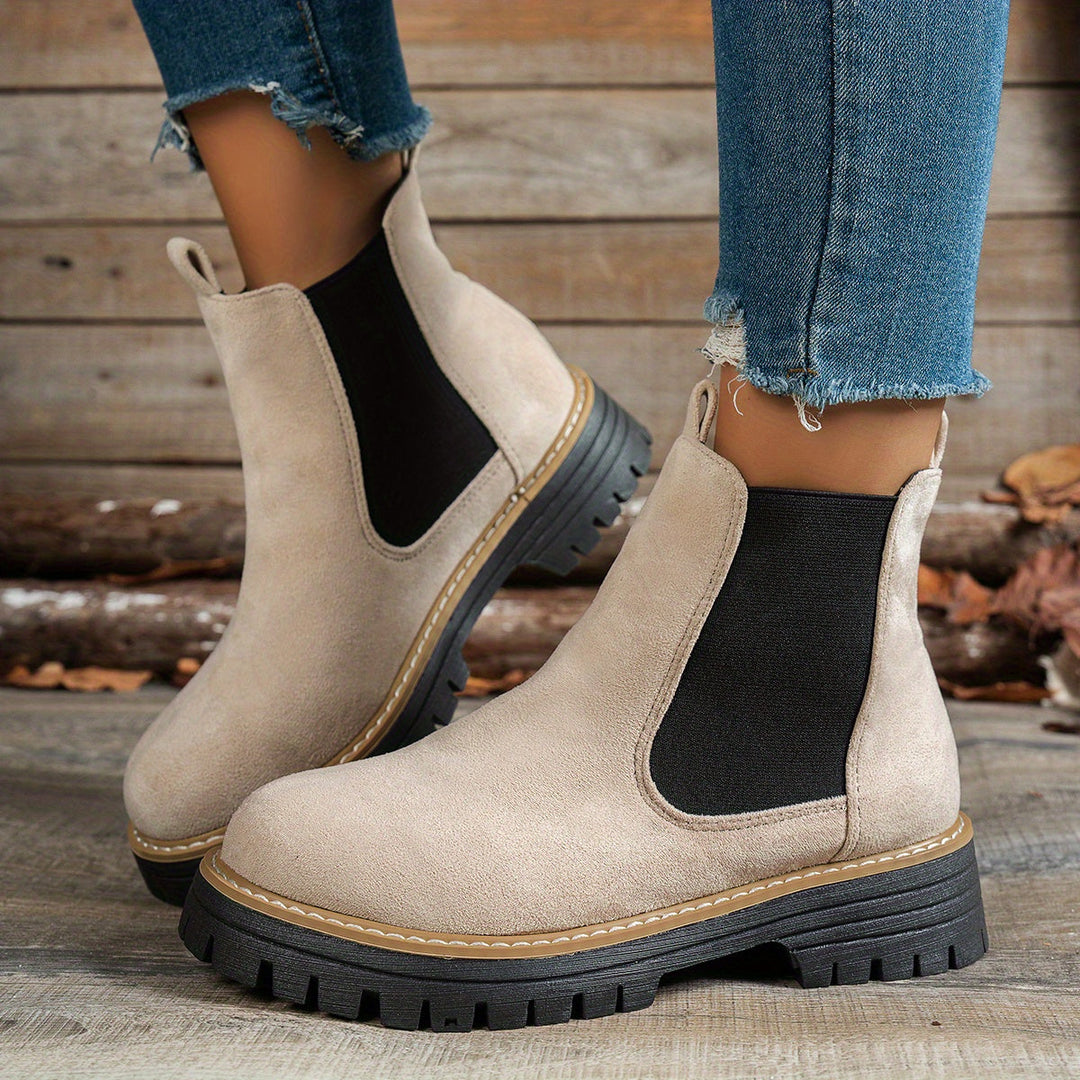 Elizabeth | Zeitlose und markante Chelsea-Plateau-Stiefeletten