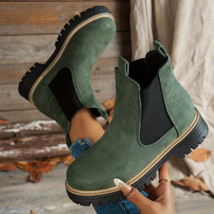 Elizabeth | Zeitlose und markante Chelsea-Plateau-Stiefeletten