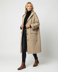 Harper | Elegante und schützende lange wasserdichte Jacke