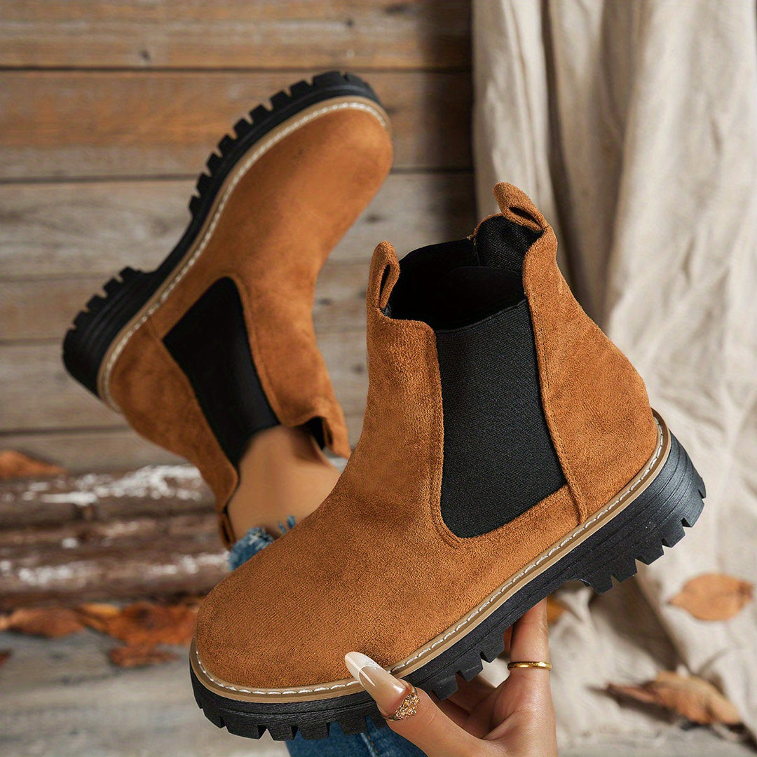Elizabeth | Zeitlose und markante Chelsea-Plateau-Stiefeletten