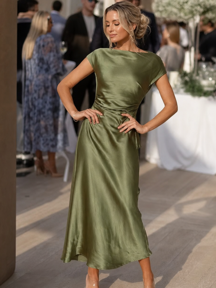 Elure | Midi Dress – Fitted Silhouette with Boat Neck for Women