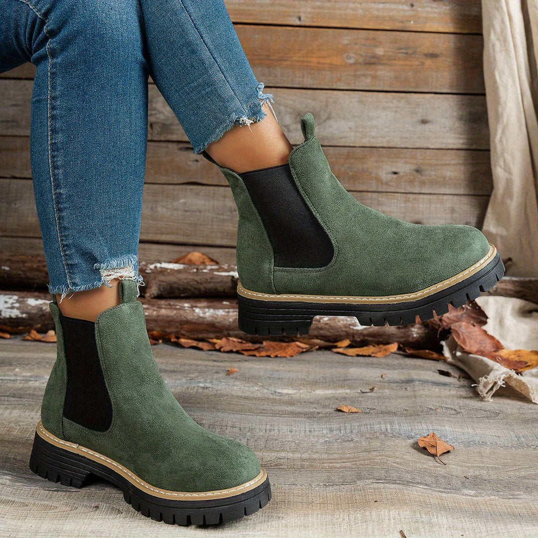 Elizabeth | Zeitlose und markante Chelsea-Plateau-Stiefeletten