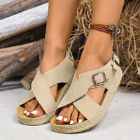 Jacika | Retro-inspirierte Plateausandalen mit doppelter Schnalle