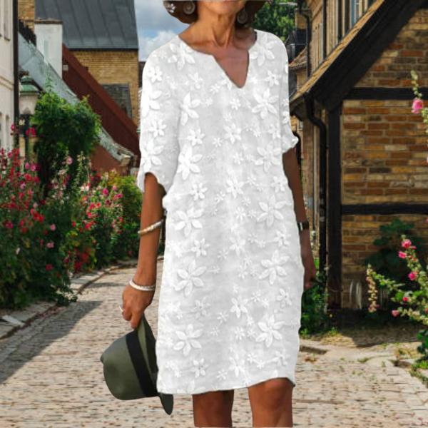 Ava | Comfortable and versatile dress with floral print 0