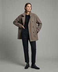 Lily | Elegante, kurz geschnittene Doppelreihige Jacke mit hohem Kragen