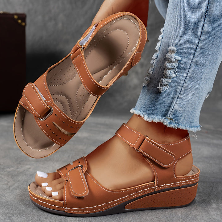 Célima | Elegant Ergonomic Women's Sandals for Everyday Comfort 3