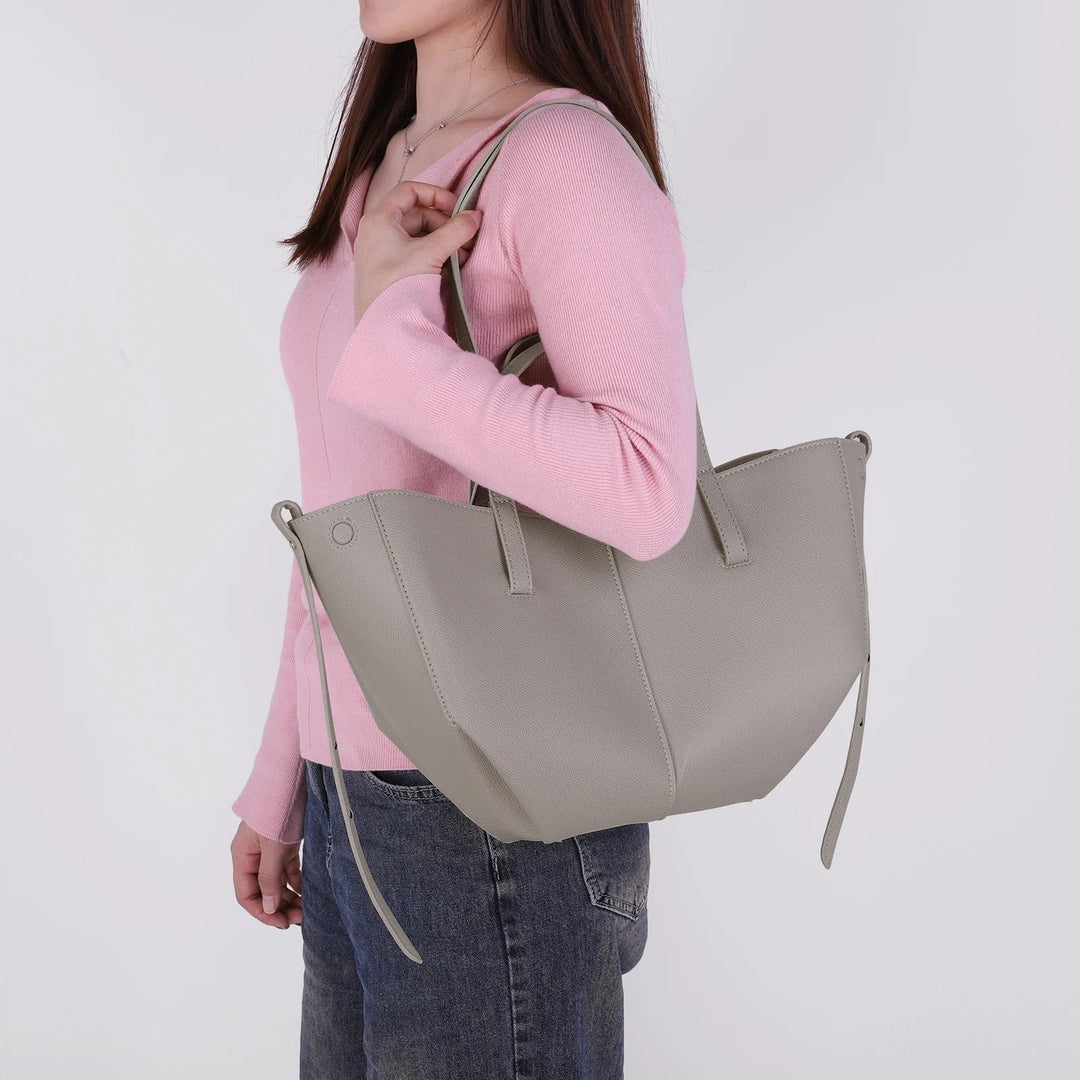Isabella | Women's Oversized Vintage PU Leather Shoulder Tote Bag 5
