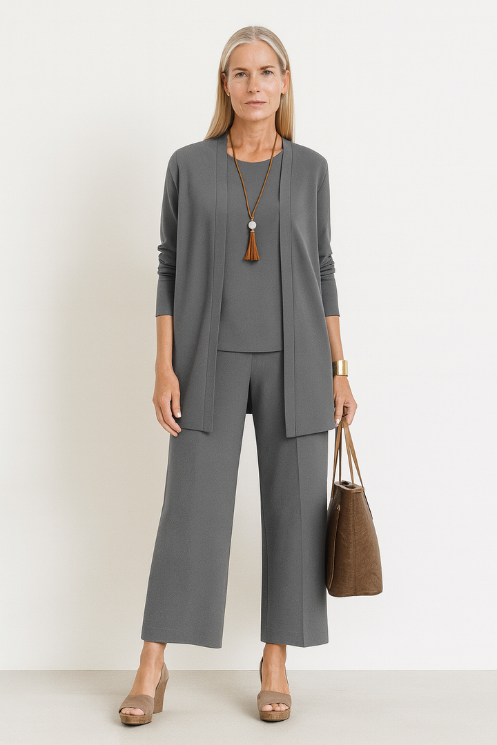 Karin | Elegant Plus Size Suits for Women – Lightweight, Versatile Three-Piece Set 0