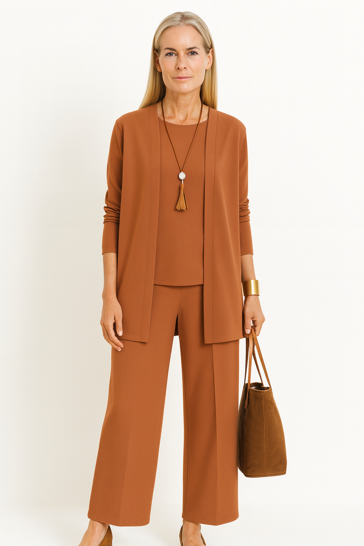 Karin | Elegant Plus Size Suits for Women – Lightweight, Versatile Three-Piece Set 9
