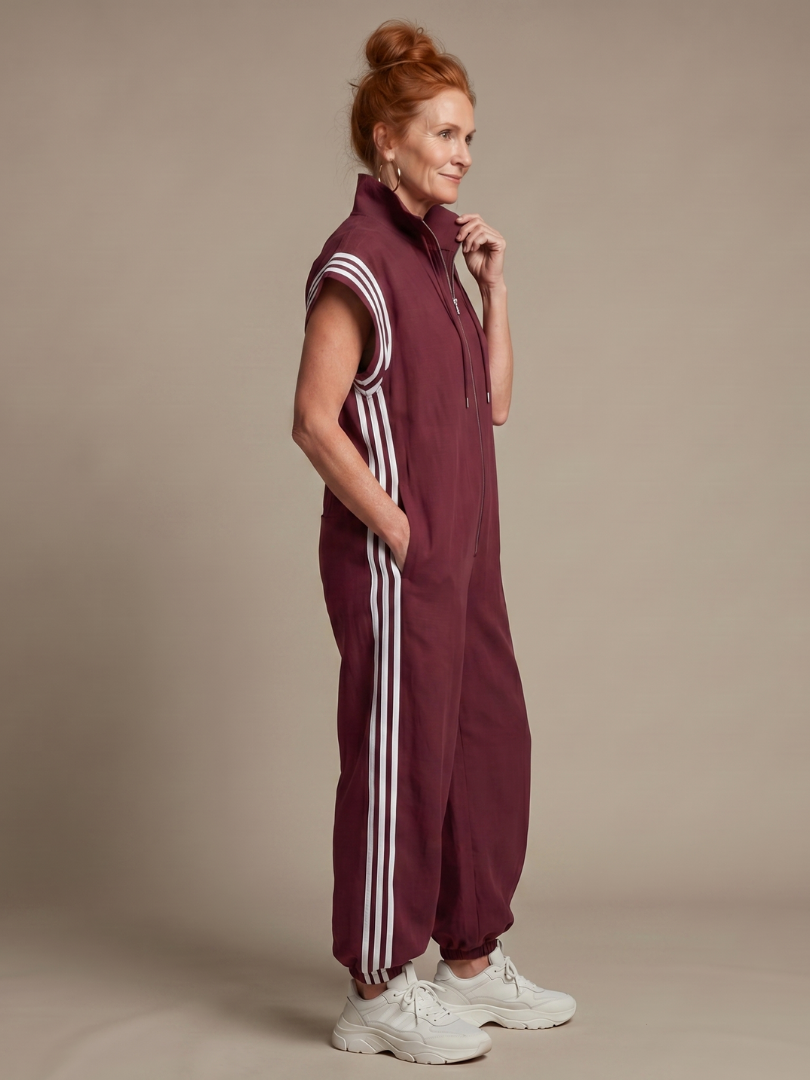 Lara | Elegant & Comfortable Women's Tracksuit with Zip Closure 1