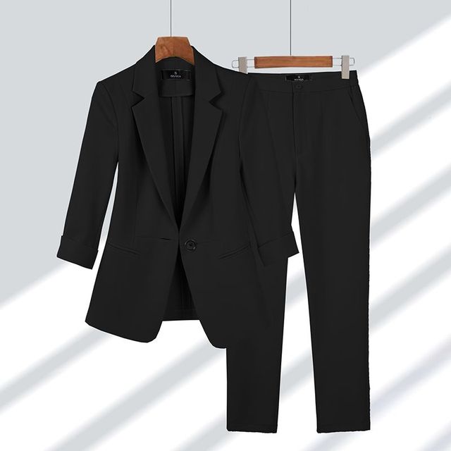 Laura | Comfortable and timeless blazer set 1