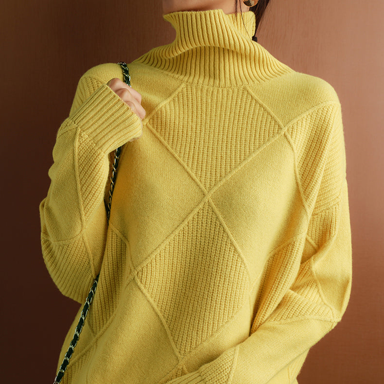 Lucy | Turtleneck Cashmere Sweater 2