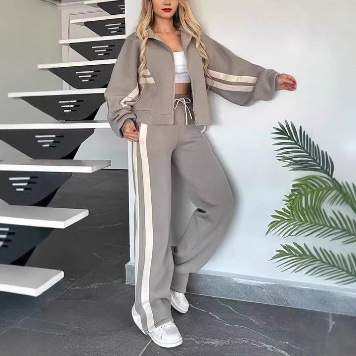 Lydia | Stylish Women's Track Suit Set – Comfortable, Zip-Up Jacket & Wide Leg Pants 4