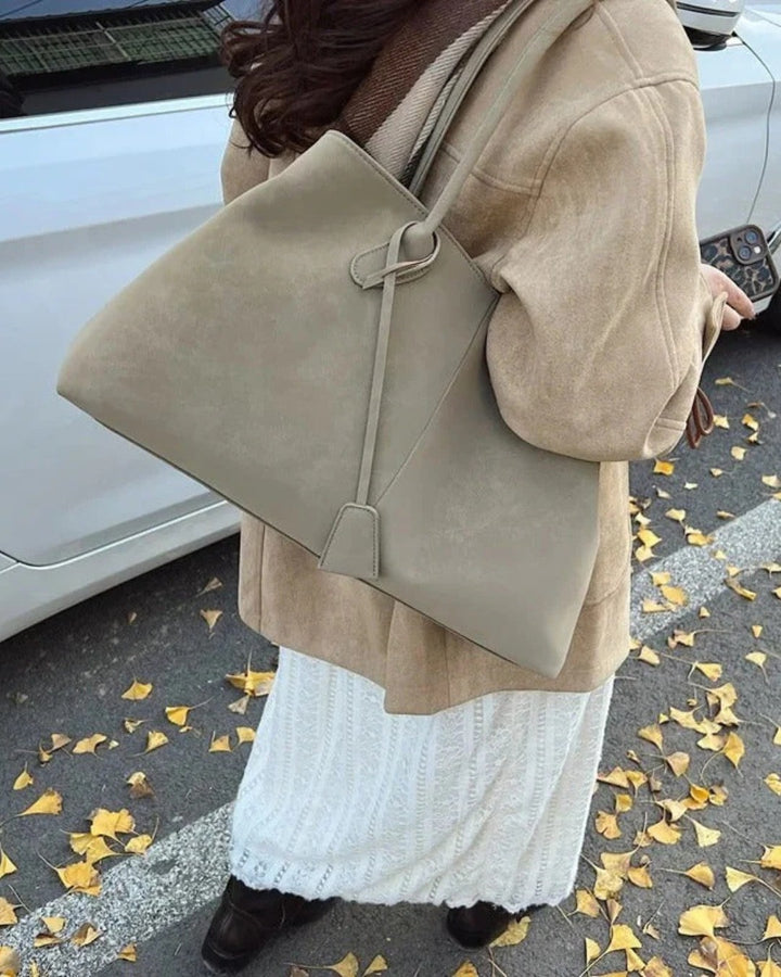 Mara Chic | Elegant Minimalist Women's Tote Bag 3