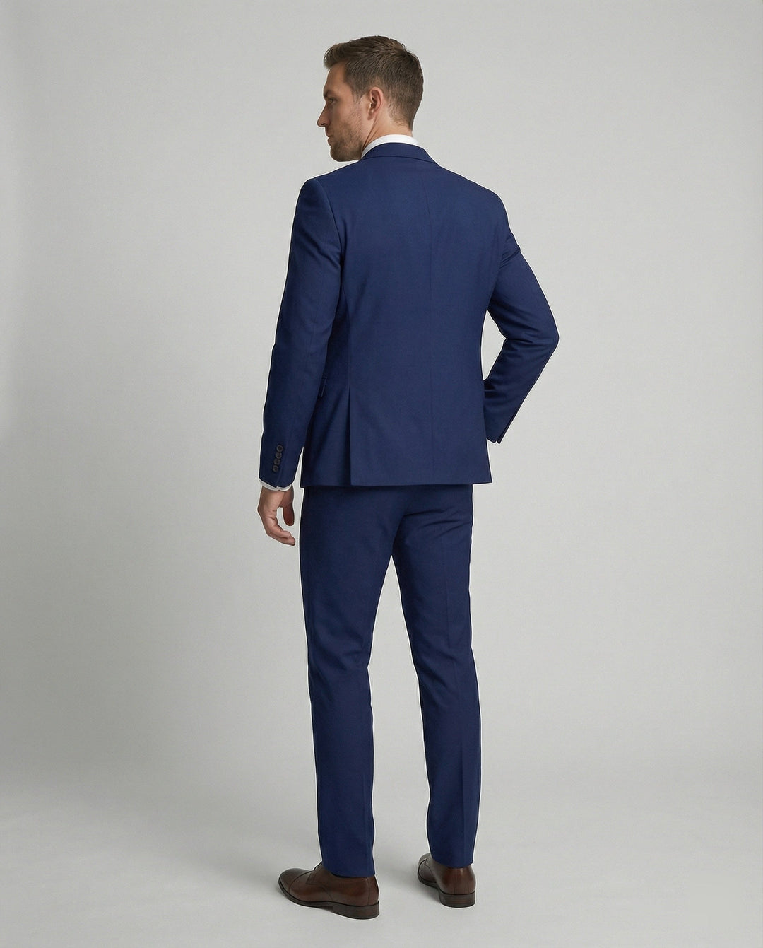 Maverick | Elegant, Slim Fit Two-Piece Men's Suit 2