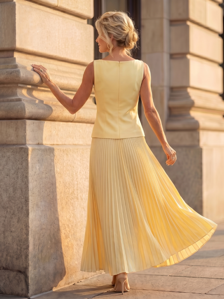 Pavona | Elegant Women's Dress with Structured Bodice & Flowing Pleated Skirt 3
