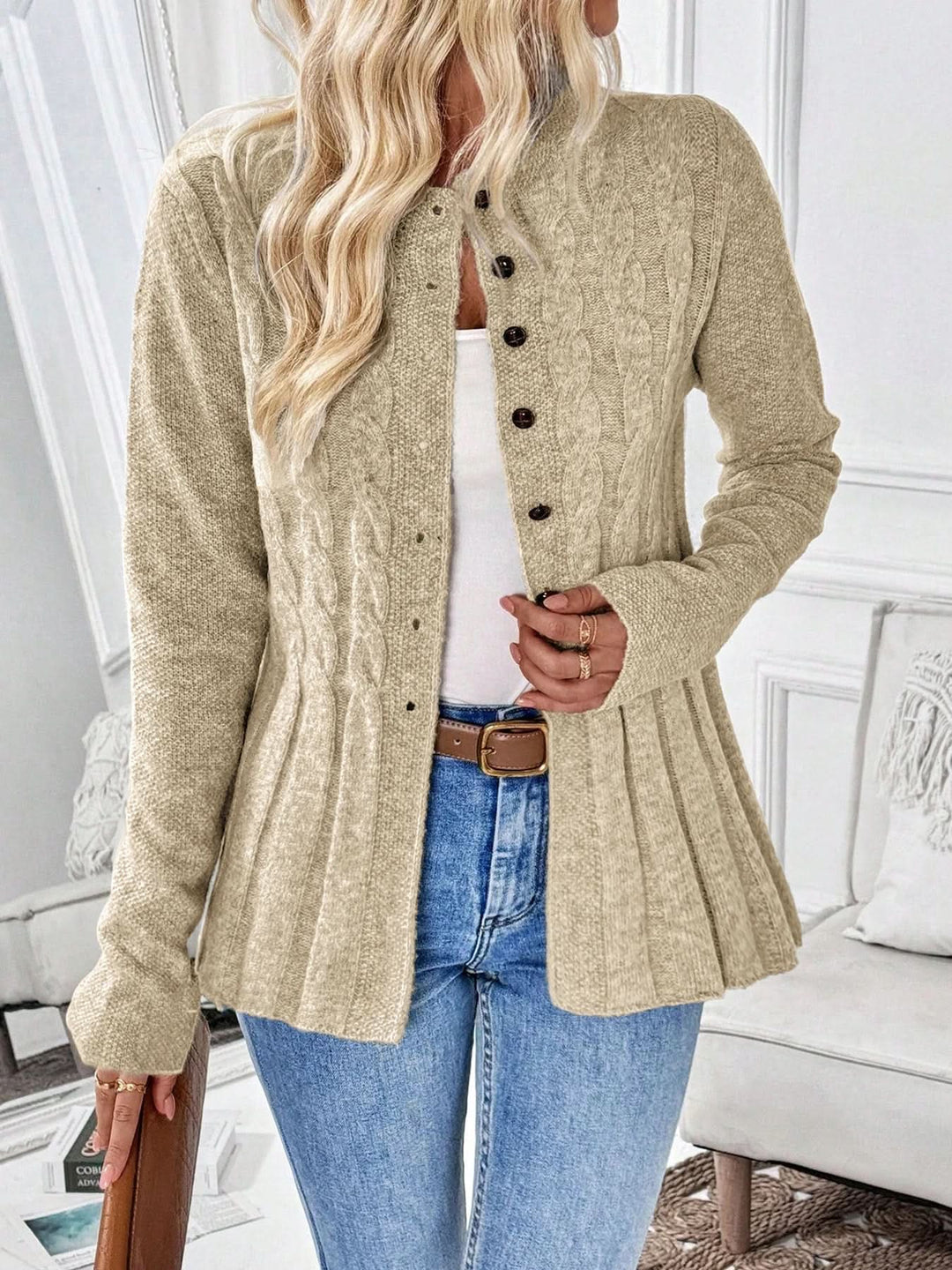 Cecilia | Cardigan in maglia a trecce con vita sagomata
