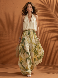 Lauren | Blumenmuster Neckholder-Bluse mit Rüschen & Weite-Hosen-Set