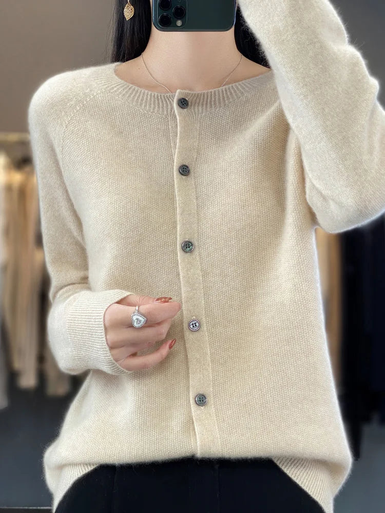 Vera | Cardigan Sweater Buttoned Elegant Relaxed Fit Soft Layering 2