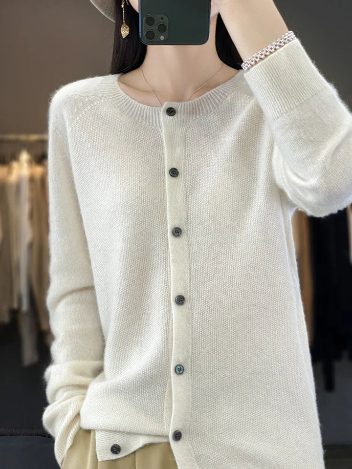 Vera | Cardigan Sweater Buttoned Elegant Relaxed Fit Soft Layering 3