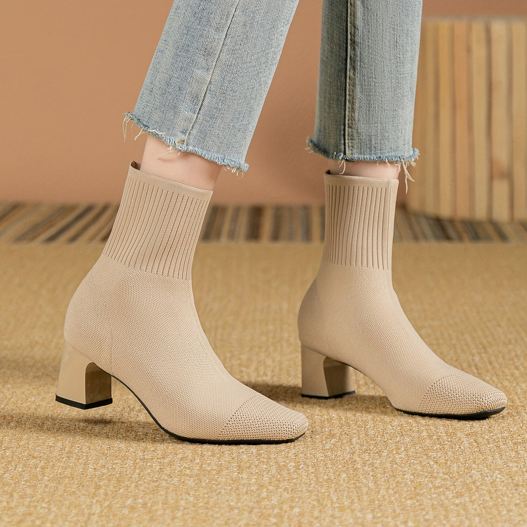 Eleanor | Moderne und elegante gestrickte Stiefeletten