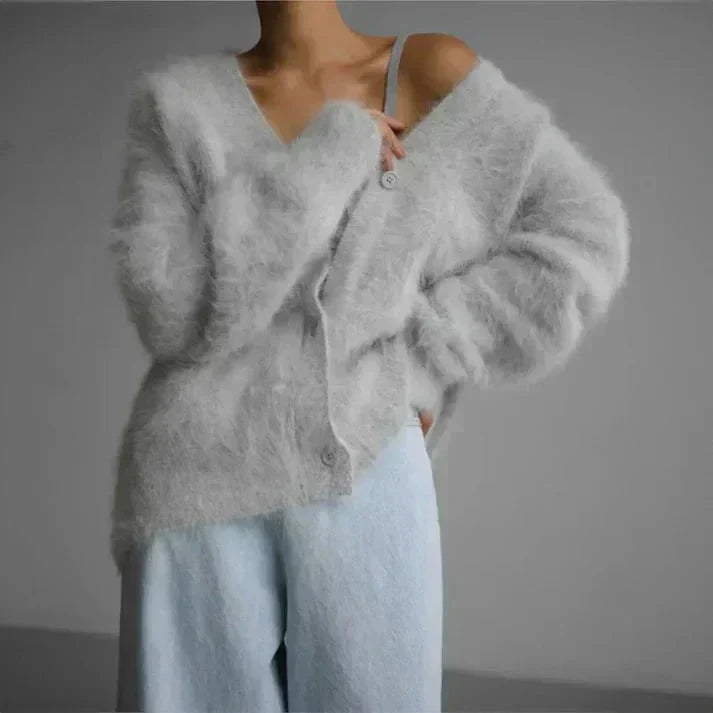 Grace | Stilvolle und gemütliche taubengraue Strickjacke mit V-Ausschnitt