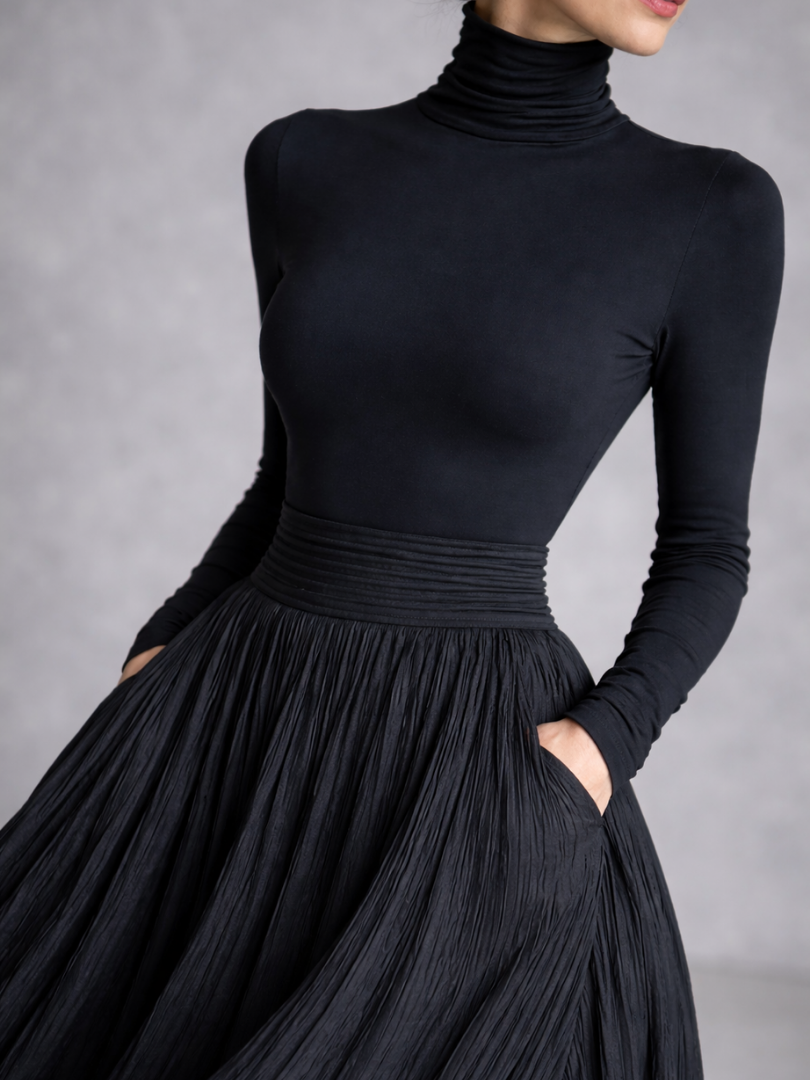 Isla | Pleated Maxi Dress – Elegant Turtleneck Style for Women