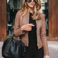 Zoe | Moderne und elegante kurze Lederjacke