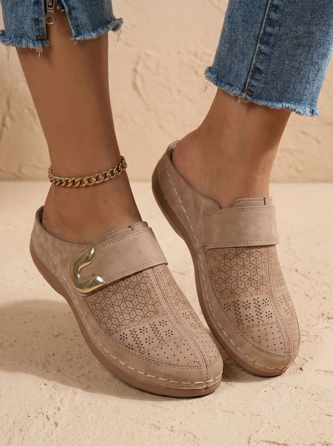 Leonie | Orthopedic Slip-On Clogs for Women with Adjustable Strap
