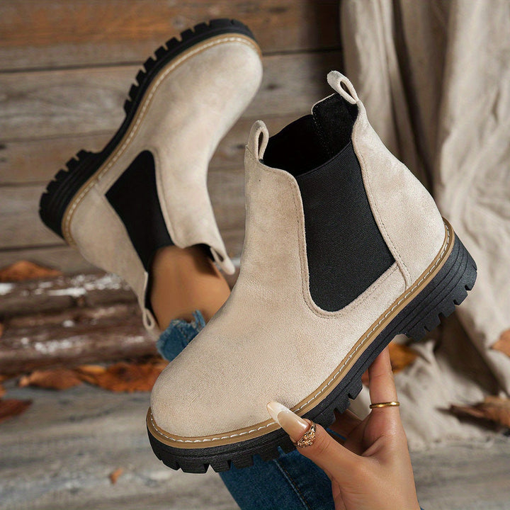 Elizabeth | Zeitlose und markante Chelsea-Plateau-Stiefeletten