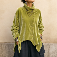 Vivienne | Elegantes Samtoberteil mit Rollkragen und asymmetrischen Knöpfen