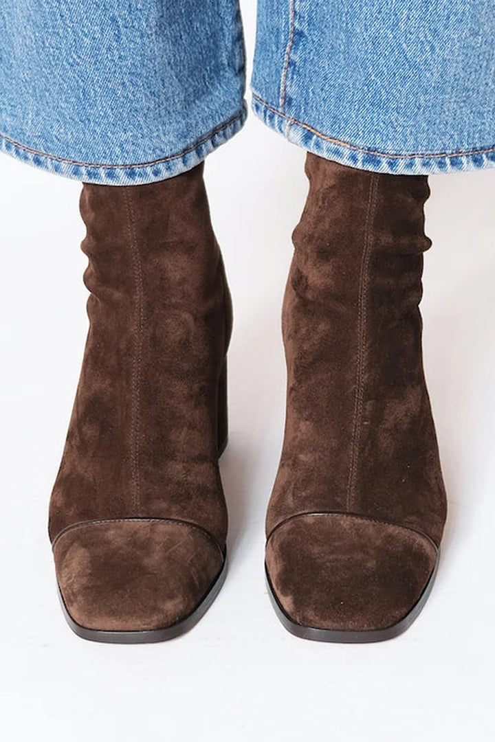 Susan | Zeitgenössische Wildleder-Stiefeletten mit eckiger Zehenpartie