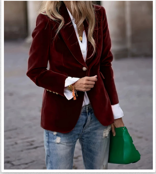 Elise | Luxurious Velvet Blazer with Button Details