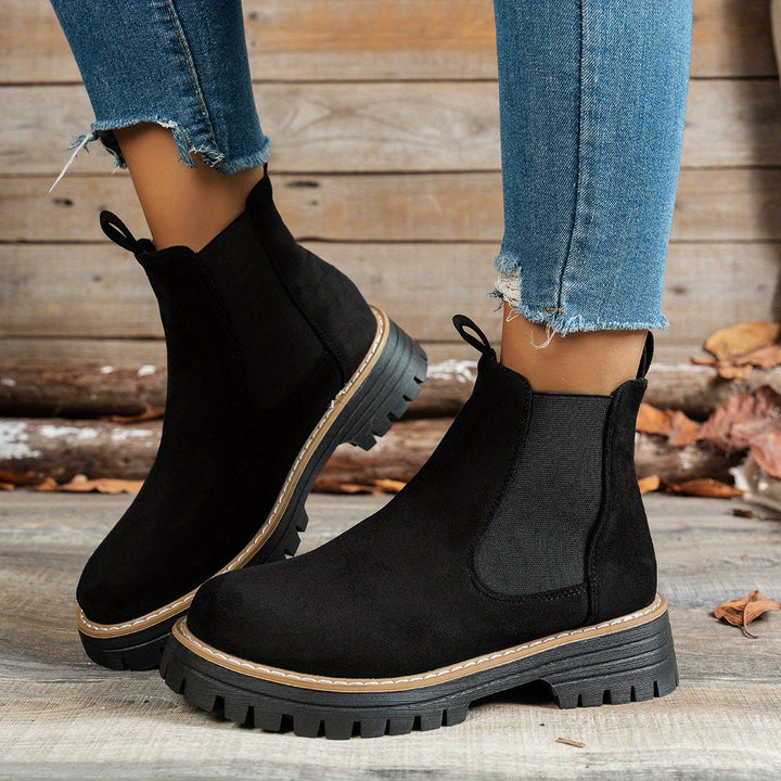 Elizabeth | Zeitlose und markante Chelsea-Plateau-Stiefeletten