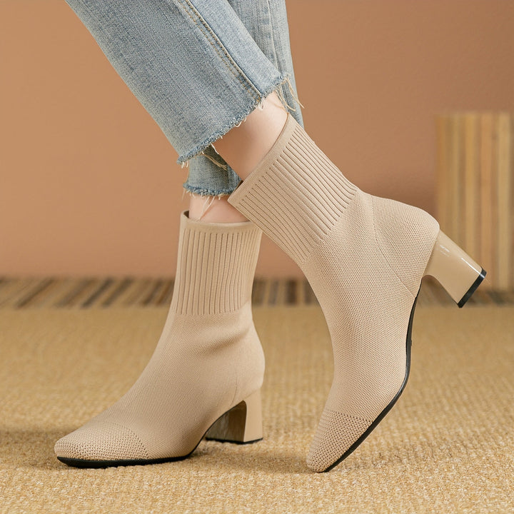 Eleanor | Moderne und elegante gestrickte Stiefeletten